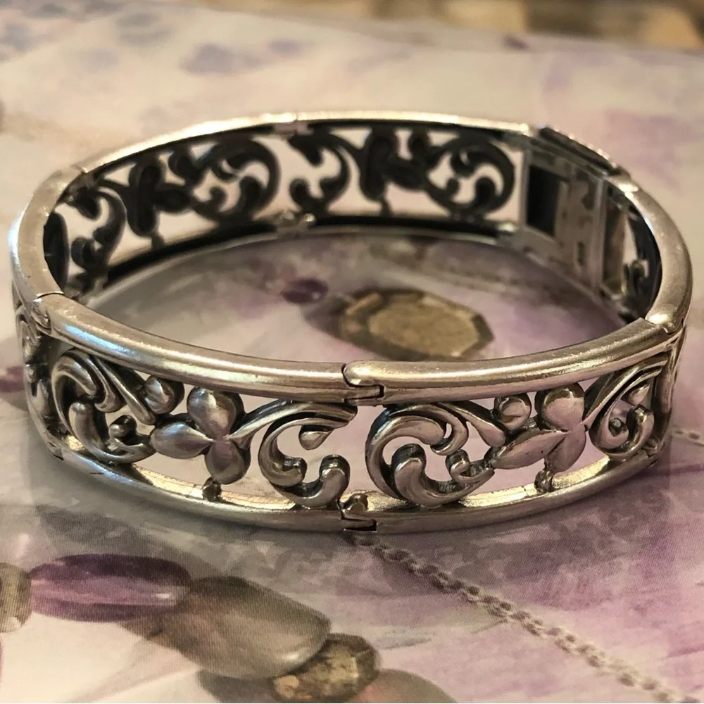 Silpada Filigree Sterling Silver Scroll Hinged Bracelet - Picture 7 of 16